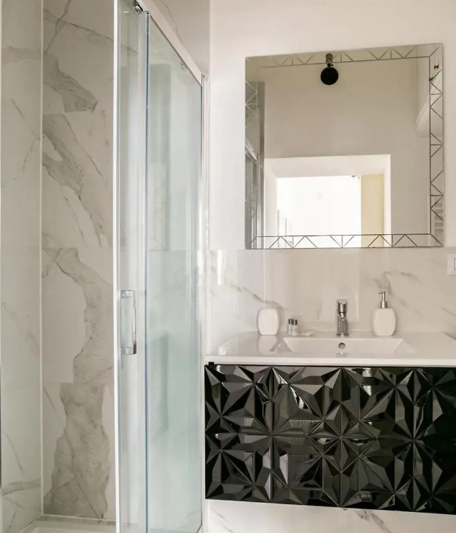 Leonidas House Apartment Rome Italy